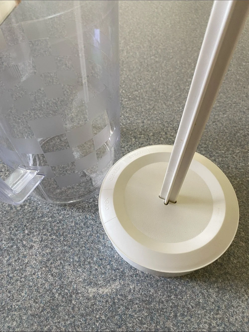 Pampered Chef Clear Plastic Pitcher with a White Infuser - Home Kitchen